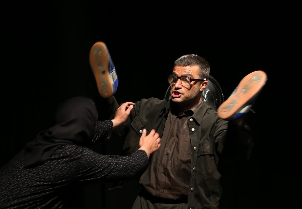 گزارش تصویری نمایش «سعادت لرزان مردمان تیره روز» کارگردان: محسن علیخانی