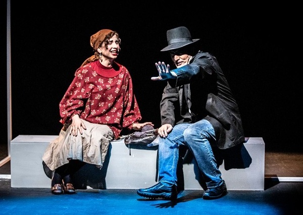 نمایش «ستاره شناس» دو اجرایی شد