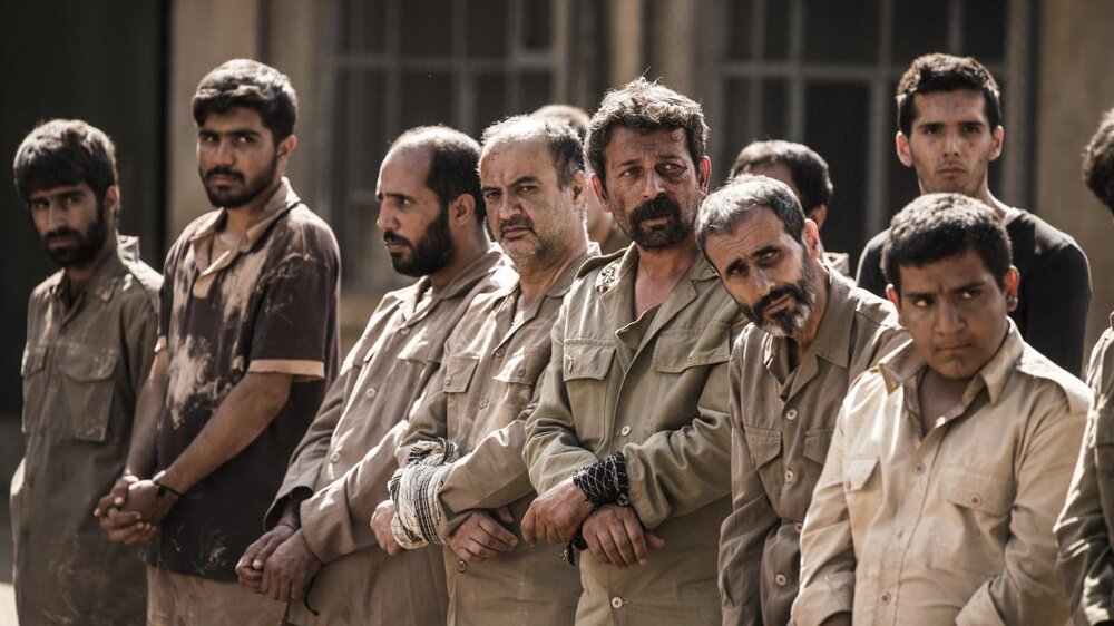 گفت‌و‌گو با کارگردان و تهیه‌کننده فیلم 23 نفر / سياست و جنگ همزاد يکديگرند