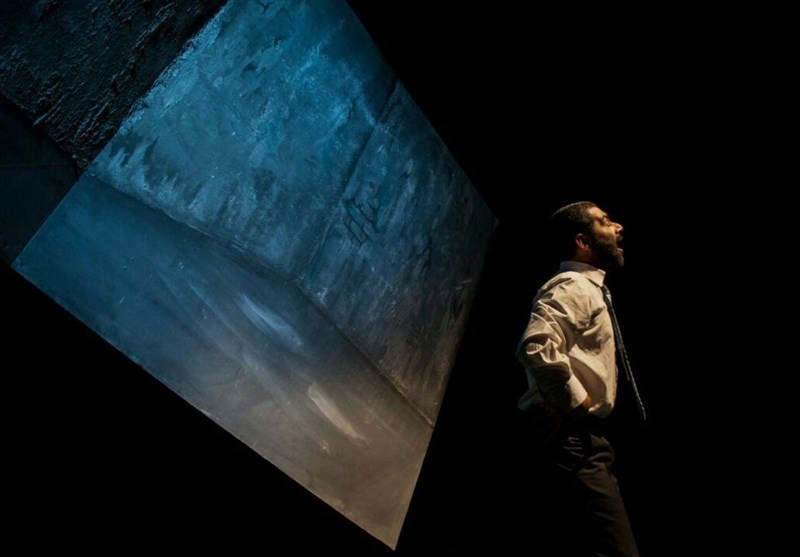 نمایش «نقلمکان»/ اقتباس، تعلق و سرسام نمایش «نقلمکان»/ اقتباس، تعلق و سرسام