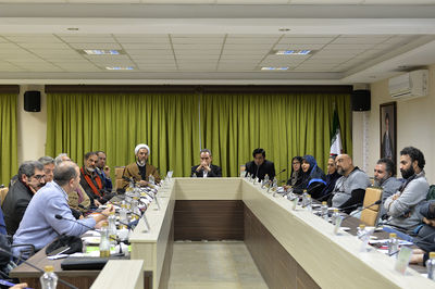 موج انتقادات هنرمندان تئاتر در دیدار با تعدادی از نمایندگان مجلس موج انتقادات هنرمندان تئاتر در دیدار با تعدادی از نمایندگان مجلس