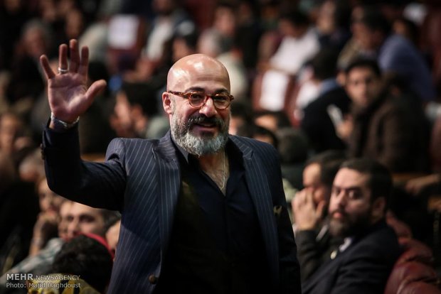 امیر آقایی با «چشم عمومی» دیده میشود/ تجربه کمدی روی صحنه امیر آقایی با «چشم عمومی» دیده میشود/ تجربه کمدی روی صحنه