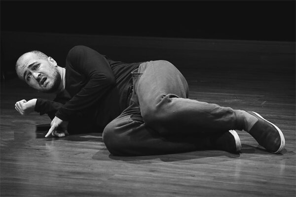 بهنام شرفی بازیگر «بوی گند دهن خانم مارکز» شد