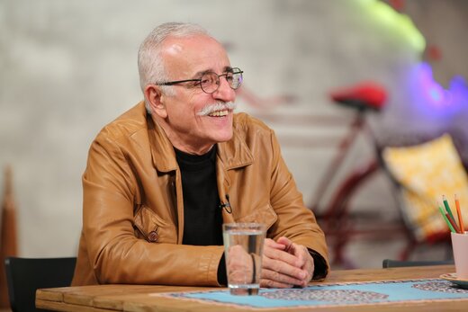 ماجرای حساسیت علی حاتمی به دکمه لباس جمشید مشایخی