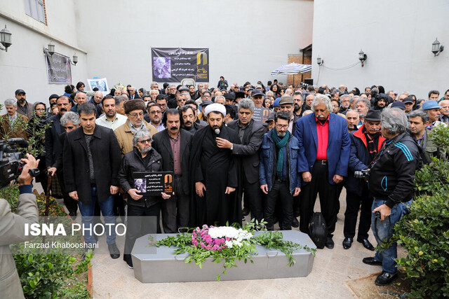 بدرقه نصرت کریمی به آرامگاه ابدی / «خوش باشید»