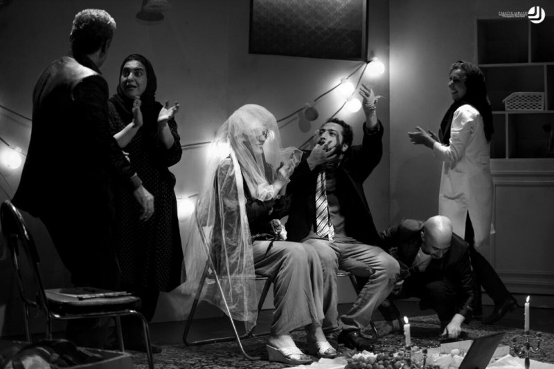 نقد نمایش «عمل» به کارگردانی شکوفه طاهری / مواجهه با یک اثر واقعا واقعی نقد نمایش «عمل» به کارگردانی شکوفه طاهری / مواجهه با یک اثر واقعا واقعی