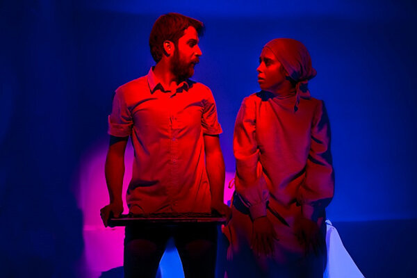 نمایش «فقط چهل روزه بودم» در بوته نقد منتقدان