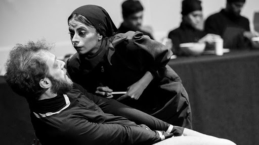 همهچیز در خدمت یک اجرا است همهچیز در خدمت یک اجرا است