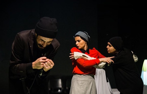 نقدی بر نمایش «امیرحسین غفاری» /«نسخ»، روایت زوال زمانه‌ زودگذری که دیر می‌گذرد