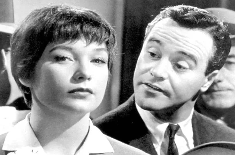 تزریق خنده بر جامعه افسرده و وامانده