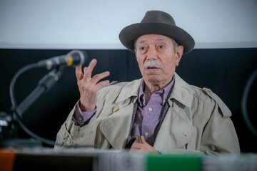 عکس منتشرنشده علی نصیریان، عزت‌الله انتظامی و هما روستا 