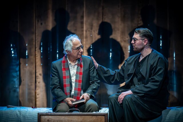 شمس لنگرودی: هرگز تصور نمی‌کردم روزی بازیگر تئاتر شوم!