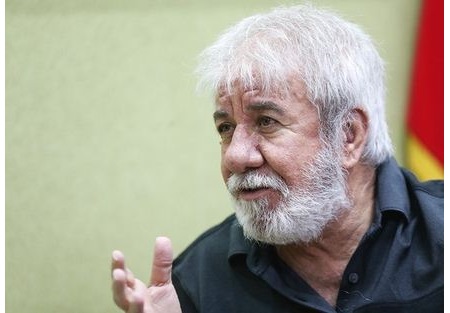 مسعود کرامتی: سینمای امروز مضحکه است/ تلویزیون اسم هزل‌ترین کارها را طنز گذاشت