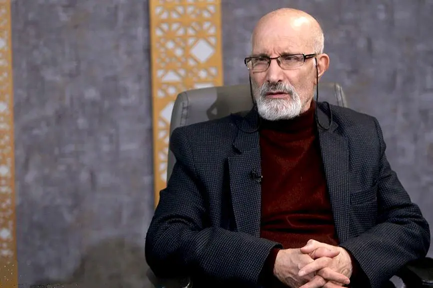 بلاتکلیفی ساختمان مجاور سنگلج