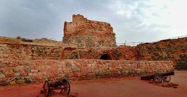 ابراهیم پشت کوهی: قلعه پرتغالی‌ها را که دیدم، زار زار گریه کردم!