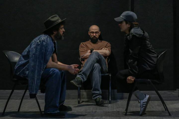 دوئل سارا بهرامی و مجتبی پیرزاده؛ لحظه خروج مخاطب از تئاتر مهم است