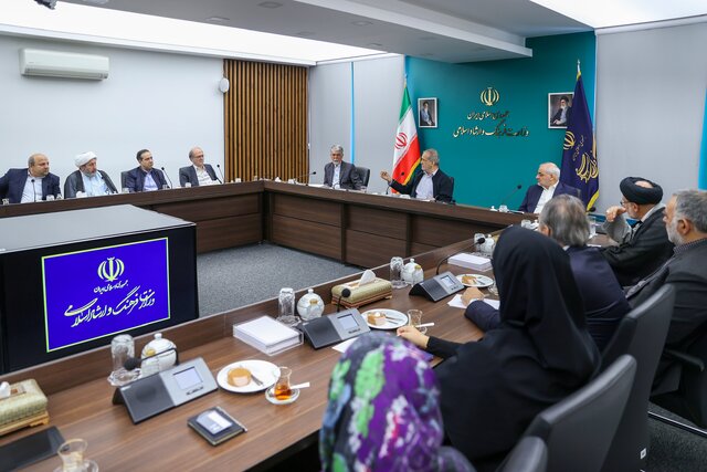 مسعود پزشکیان به وزارت فرهنگ و ارشاد اسلامی رفت