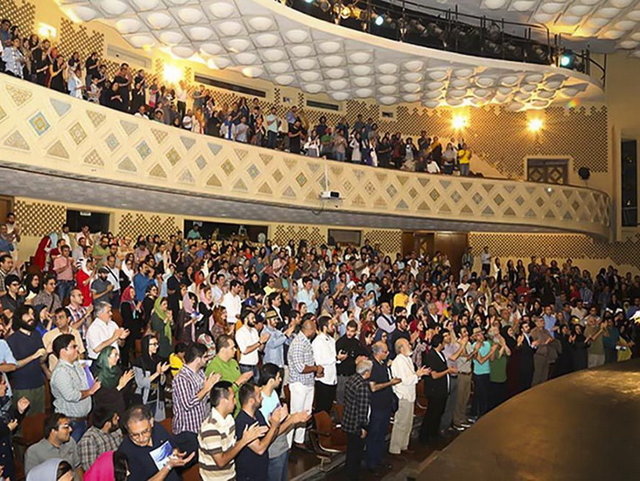 اردیبهشت تئاتر مثل قبل برگزار نمی‌شود