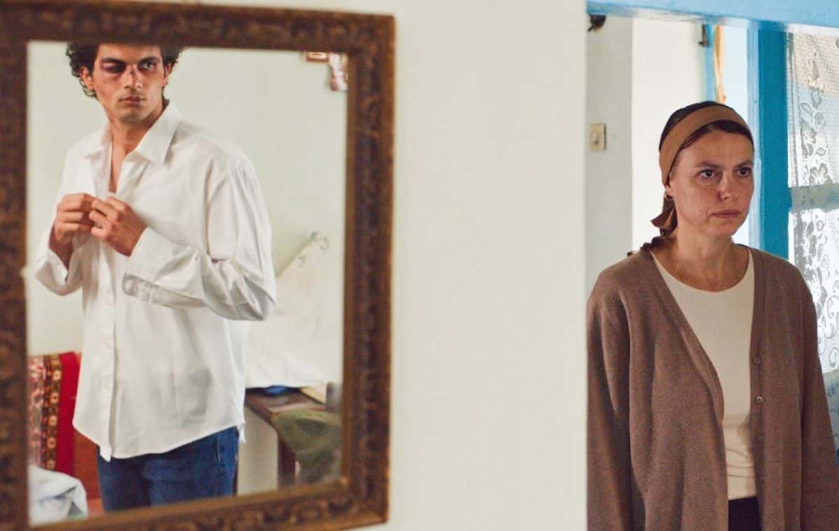 نقدها و نمرات فیلم «سه کیلومتر تا پایان جهان»؛ در نقد جوامع سنتی