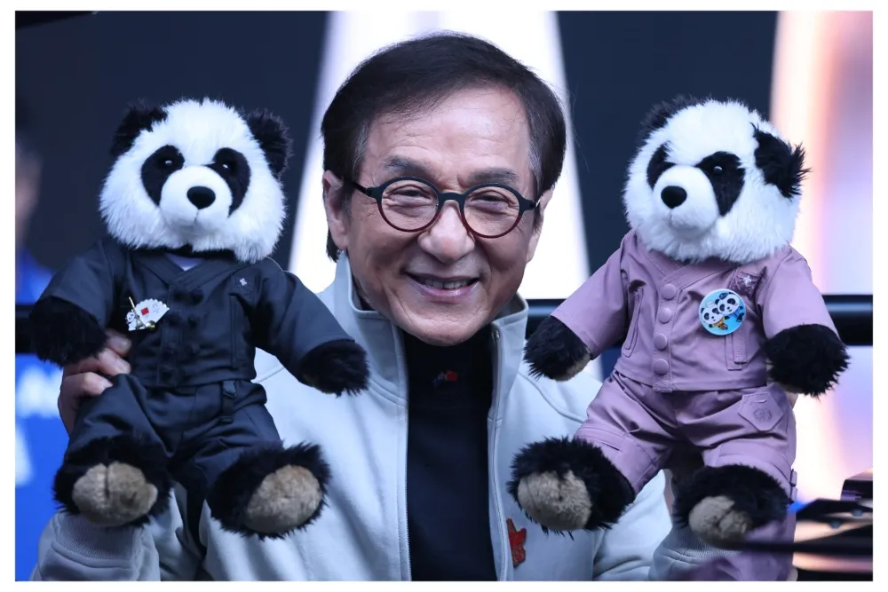 جکی چان با جایزه افتخاری جشنواره فیلم لوکارنو تجلیل میشود جکی چان با جایزه افتخاری جشنواره فیلم لوکارنو تجلیل میشود