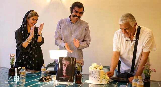 خیلی سخت زندگی میکنیم ولی باید امیدوار باشیم! خیلی سخت زندگی میکنیم ولی باید امیدوار باشیم!