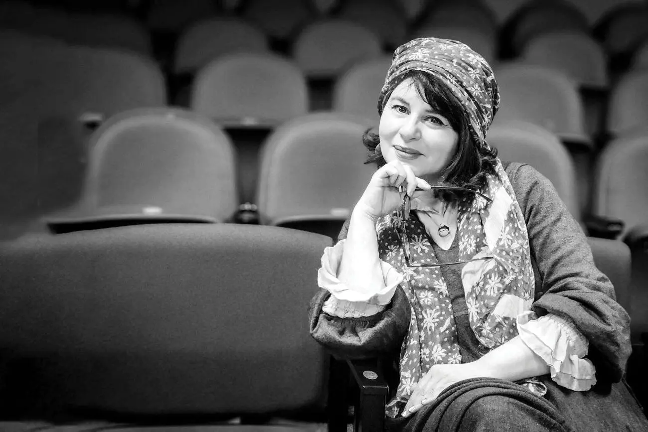 گفتوگو با نغمه ثمینی به بهانه انتشار مجموعه نمایشنامههایش در ایران/ منع فعالیت در ایران دلشکسته ام کرد  گفتوگو با نغمه ثمینی به بهانه انتشار مجموعه نمایشنامههایش در ایران/ منع فعالیت در ایران دلشکسته ام کرد