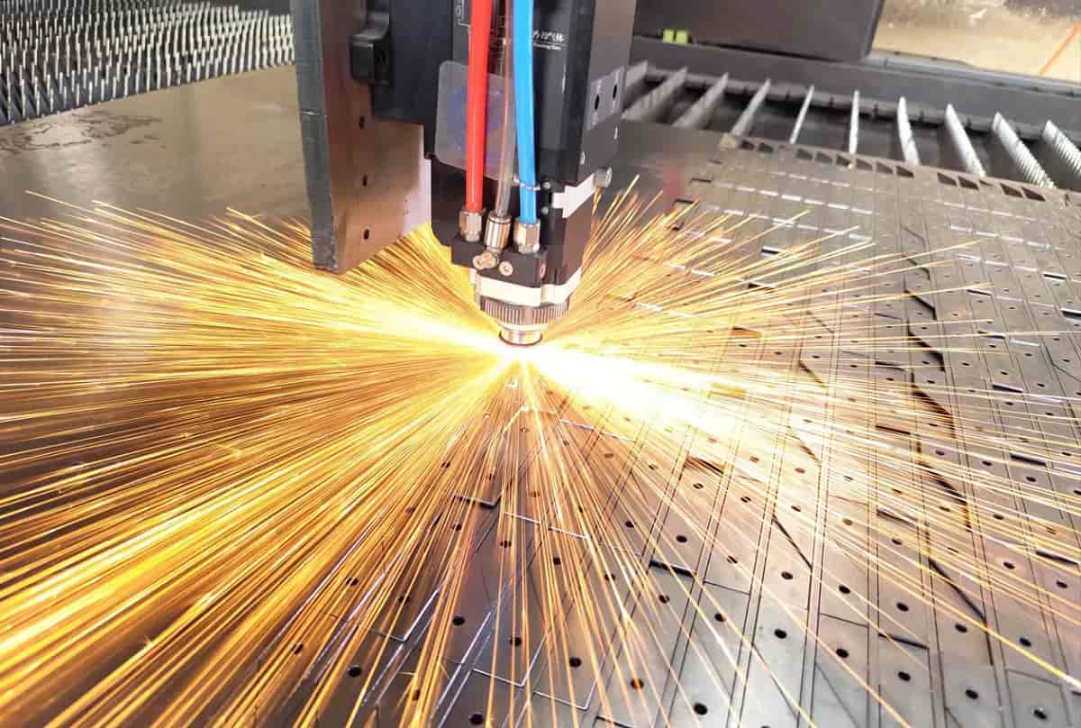 برش لیزری فلزات: تکنولوژی‌ای که مرزهای دقت را جابجا کرد