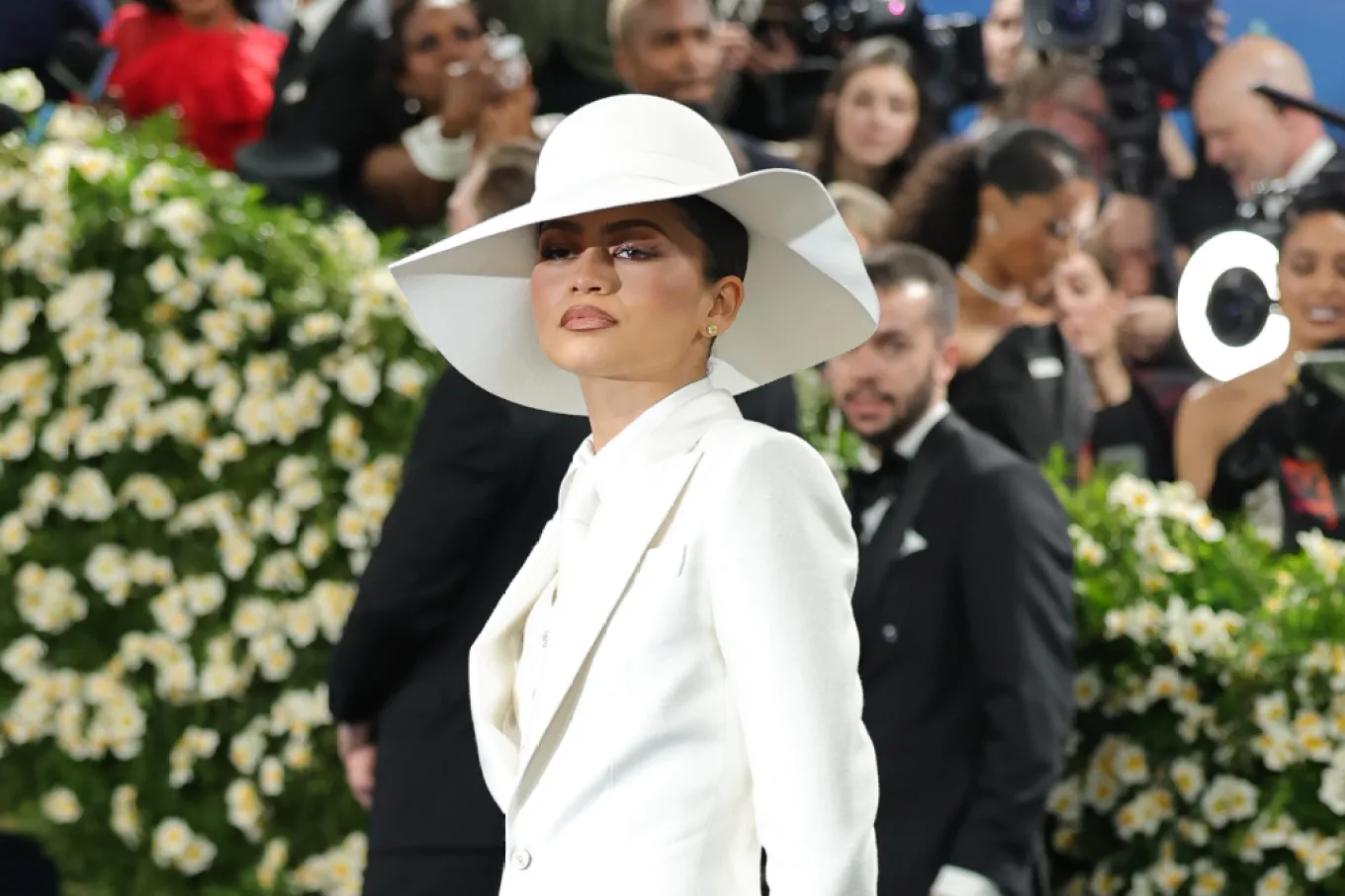 مت گالا ۲۰۲۵ رکورد شکست: ۱.۲ میلیارد بازدید جهانی از پخش زنده مت گالا ۲۰۲۵ رکورد شکست: ۱.۲ میلیارد بازدید جهانی از پخش زنده