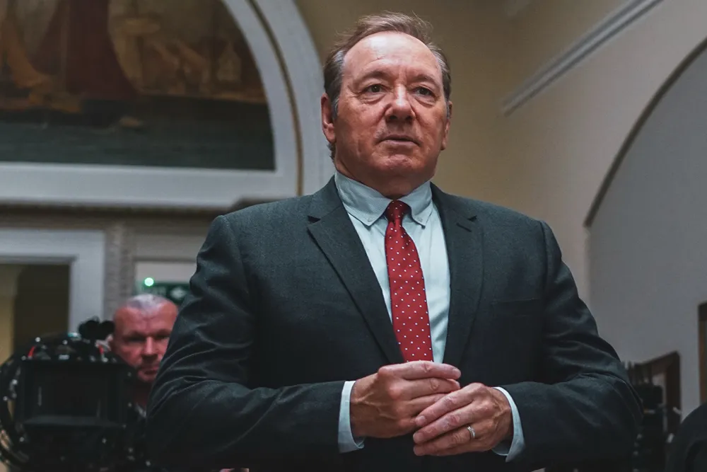 بازگشت کوین اسپیسی به سینما با تریلر توطئهآمیز «بیداری»؛ فروش جهانی از جشنواره کن آغاز شد بازگشت کوین اسپیسی به سینما با تریلر توطئهآمیز «بیداری»؛ فروش جهانی از جشنواره کن آغاز شد