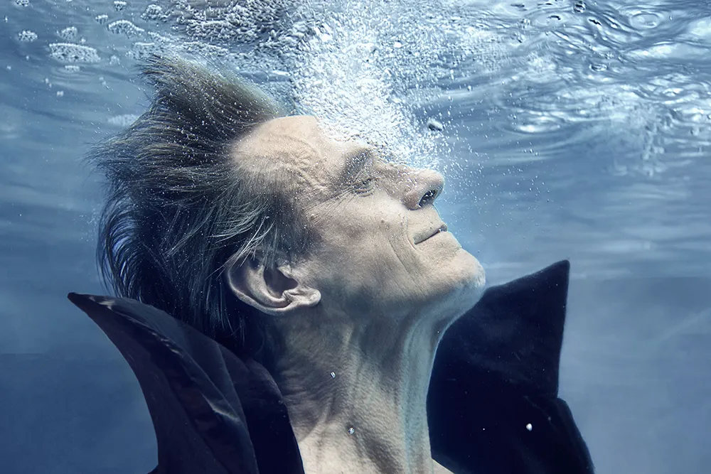 جرمی آیرونز روایتگر صدای اقیانوس در مستند «مردمان آب» شد