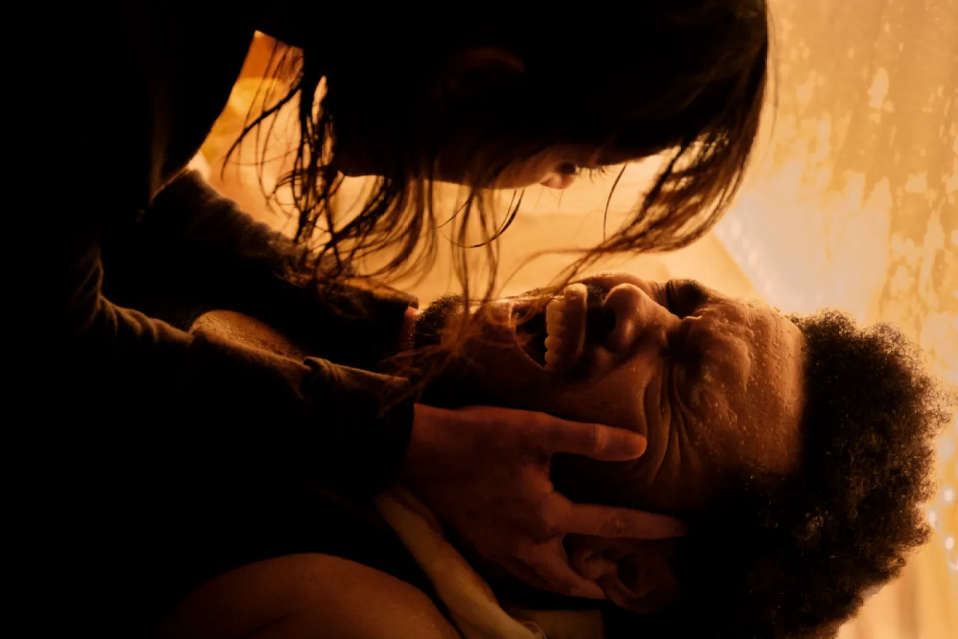 نقد فیلم «عجله کن فردا»: بازسازی تلخ شکست کنسرت Weeknd در قاب سینما