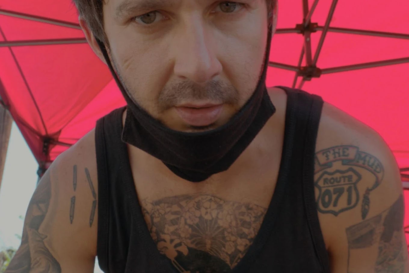 نقد فیلم «Slauson Rec»؛ مستندی تکان‌دهنده از سقوط شایا لابوف پشت نقاب یک کارگاه تئاتر خیریه