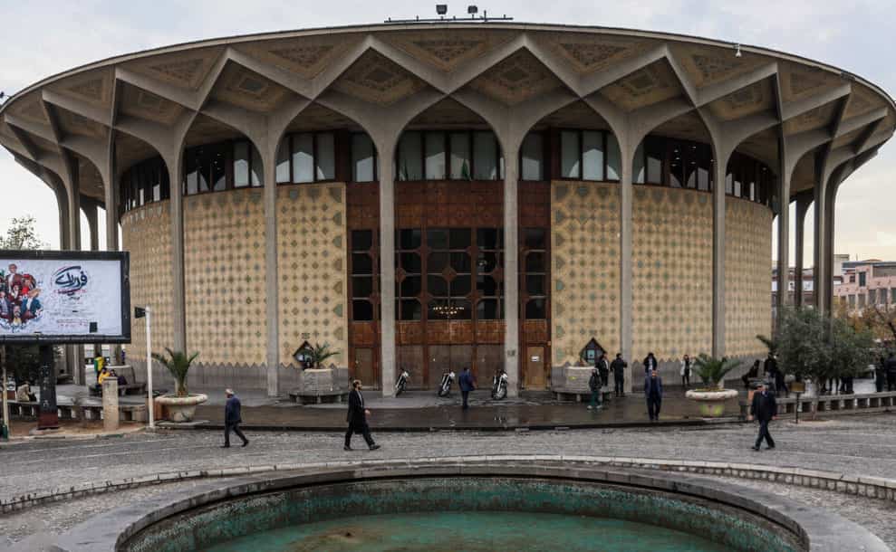 تیغه‌های فلزی حریم تئاتر شهر تا ۴۵ روز دیگر نصب می‌شود