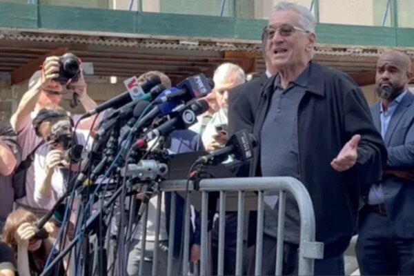 سخنرانی رابرت دنیرو در برابر دادگاه ترامپ/ او دلقکی ظالم است