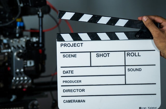 حداقل دستمزد یک دستیار کارگردان سینما چقدر است؟