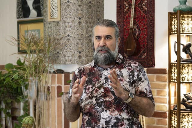 ماجرای خوانندهای که تظاهر به خواندن کرد به کجا کشید! ماجرای خوانندهای که تظاهر به خواندن کرد به کجا کشید!