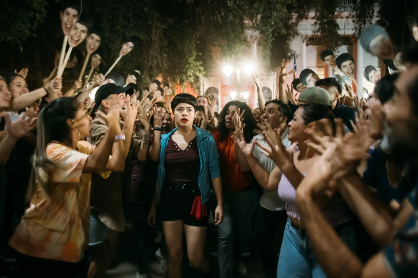 نقد فیلم «موج» | اعتراضات فمینیستی روی صحنه: پرجنب‌وجوش اما بی‌رمق از نظر درام