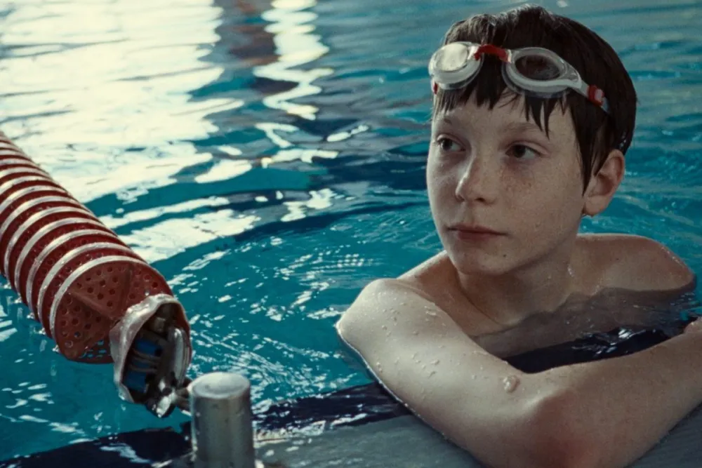 نقد فیلم «طاعون» | بلوغ، خشونت و کابوس پسرانه در استخر