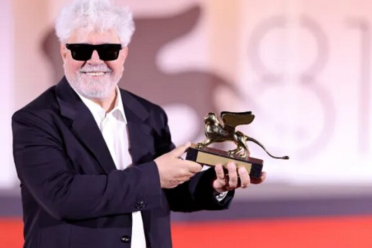 پدرو آلمادوار به زبان مادری بازمی‌گردد؛ «کریسمس تلخ» در راه است