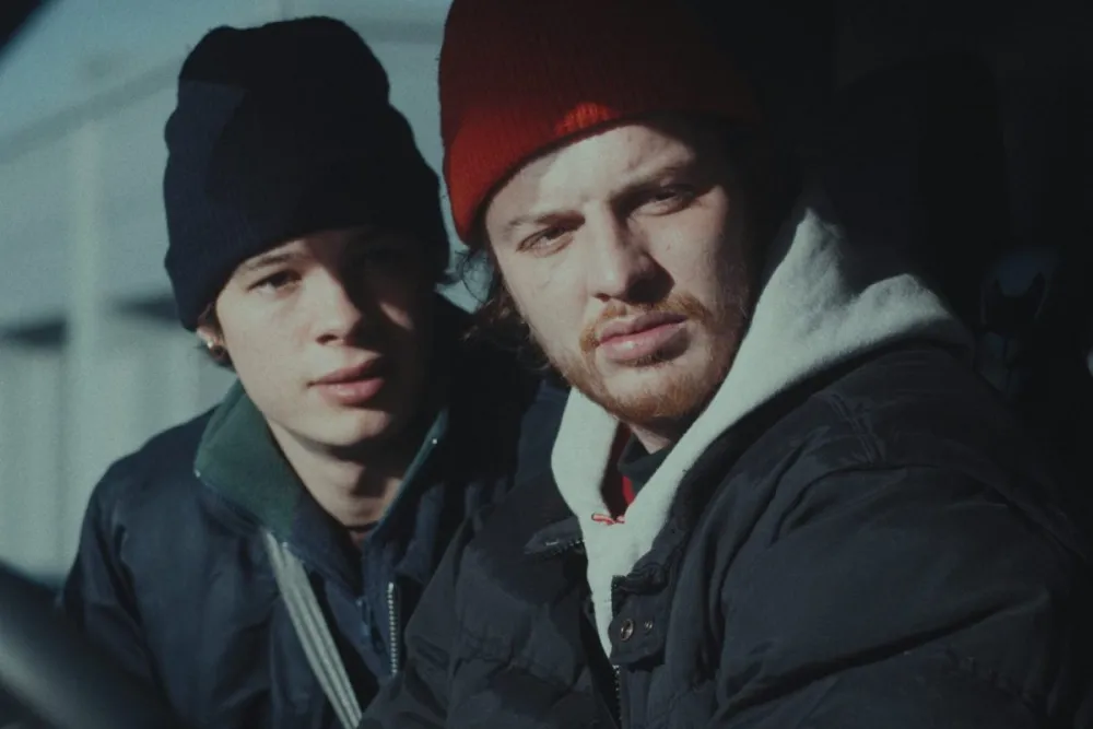 نقد فیلم «شهاب‌سنگ‌ها»؛ سقوط بی‌سر و صدای دوستی در حاشیه‌ای‌ترین نقطه‌ی فرانسه