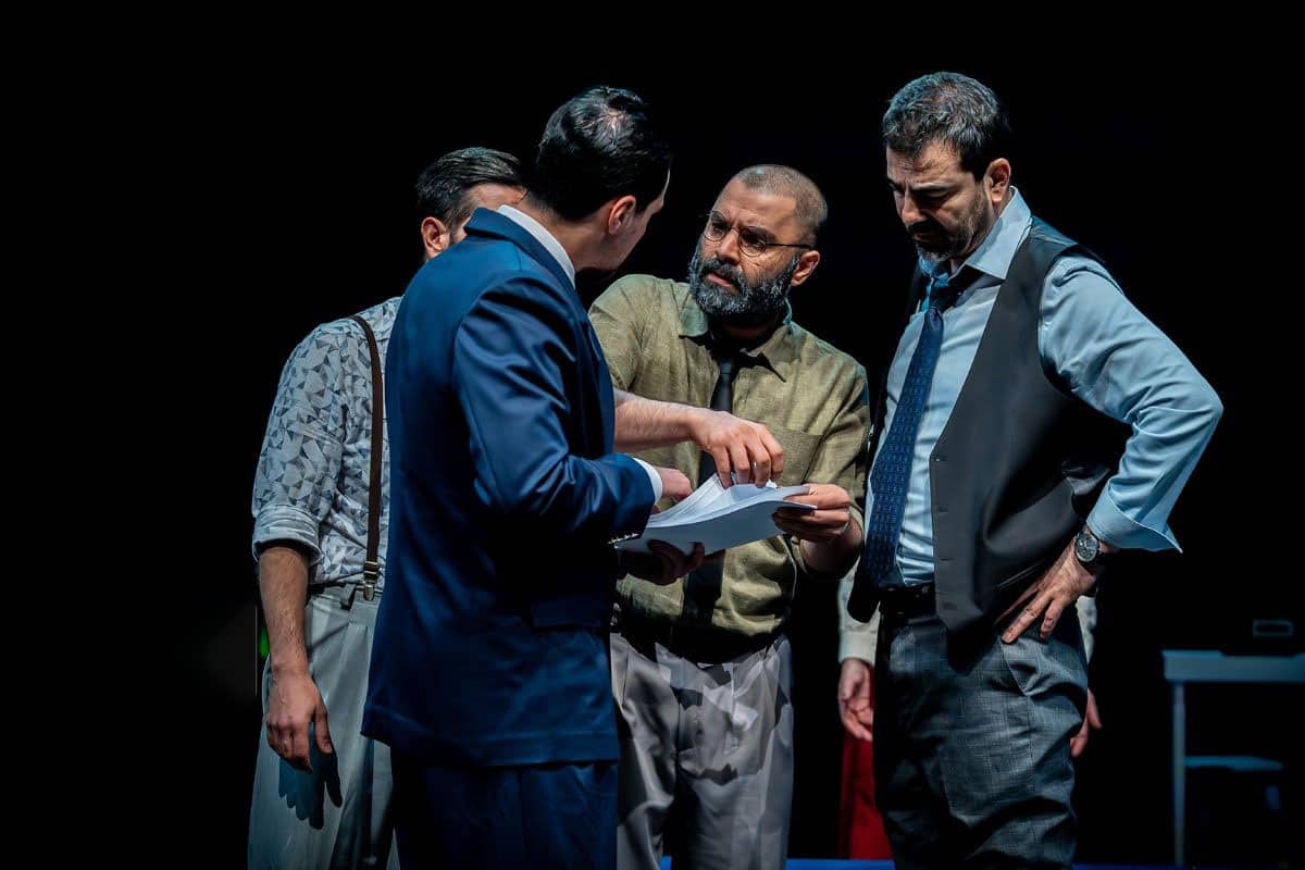 نقد نمایش «جغد» ؛ روایتی تئاتری از خفقان، نظارت و سرکوب