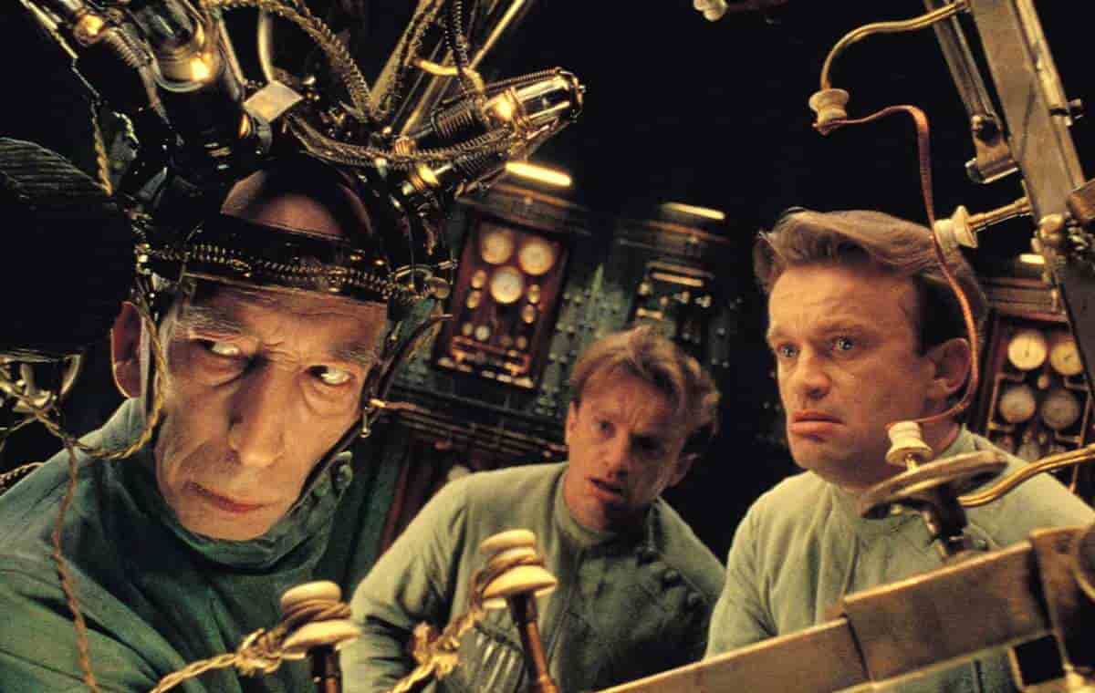 ۱۰ فیلم علمی-تخیلی غیرانگلیسی‌زبان برتر تاریخ