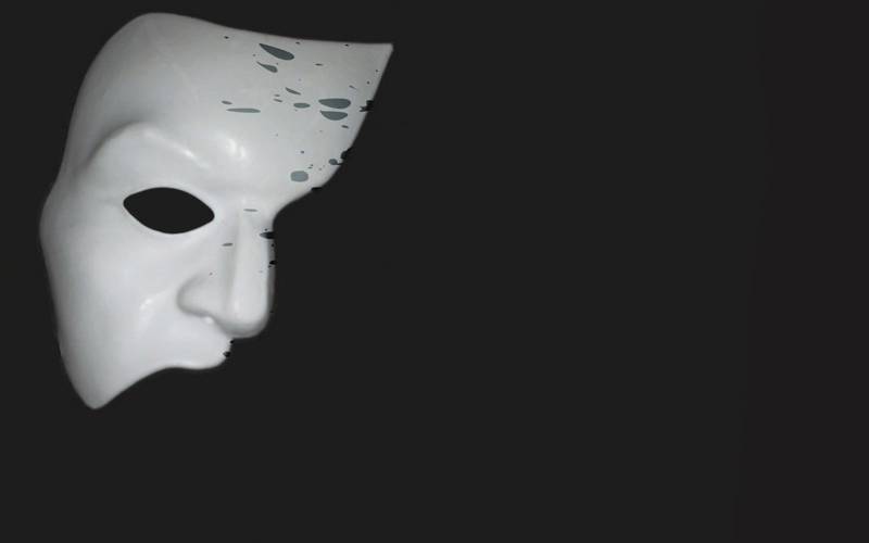 پشت پرده انحصار سایت «تیوال» که صدای همه را درآورد : گعده‌محوری زیبنده پلتفرم تئاتر نیست