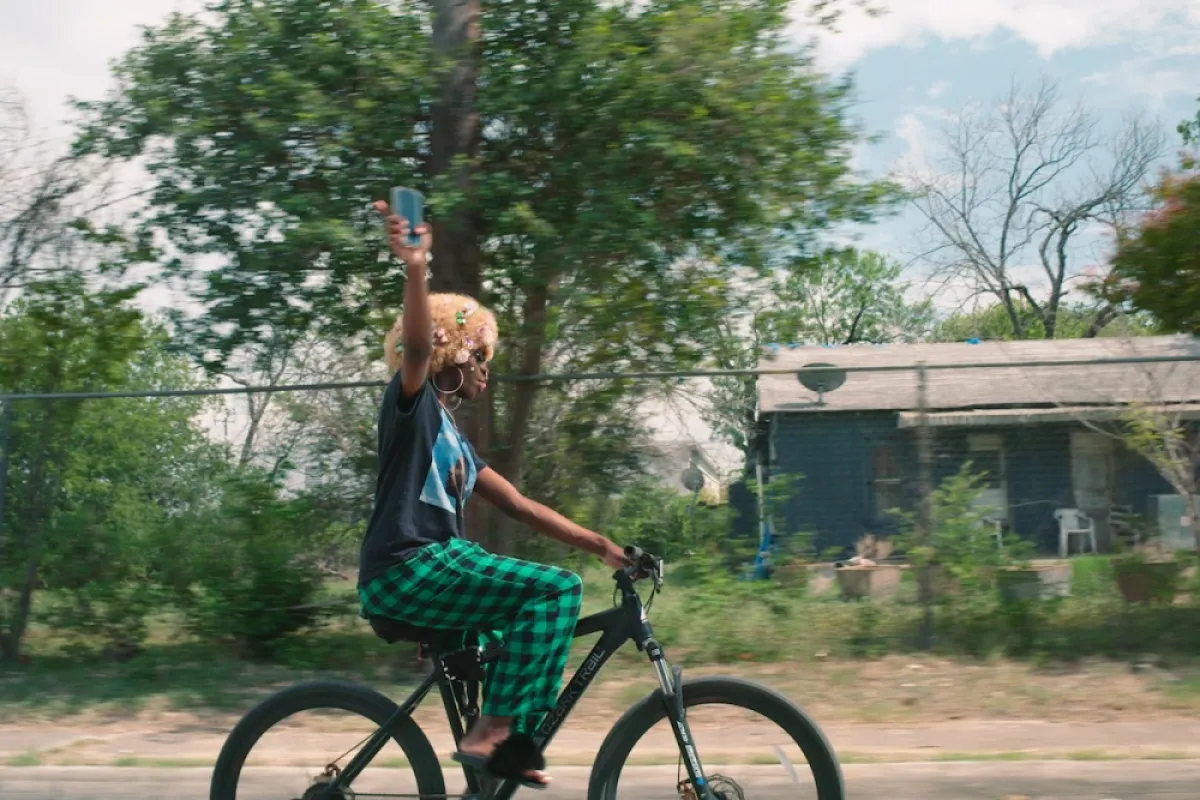 بررسی مستند «Just Kids»؛ روایتی احساسی از زندگی نوجوانان ترنس در سایه قوانین محدودکننده آمریکا