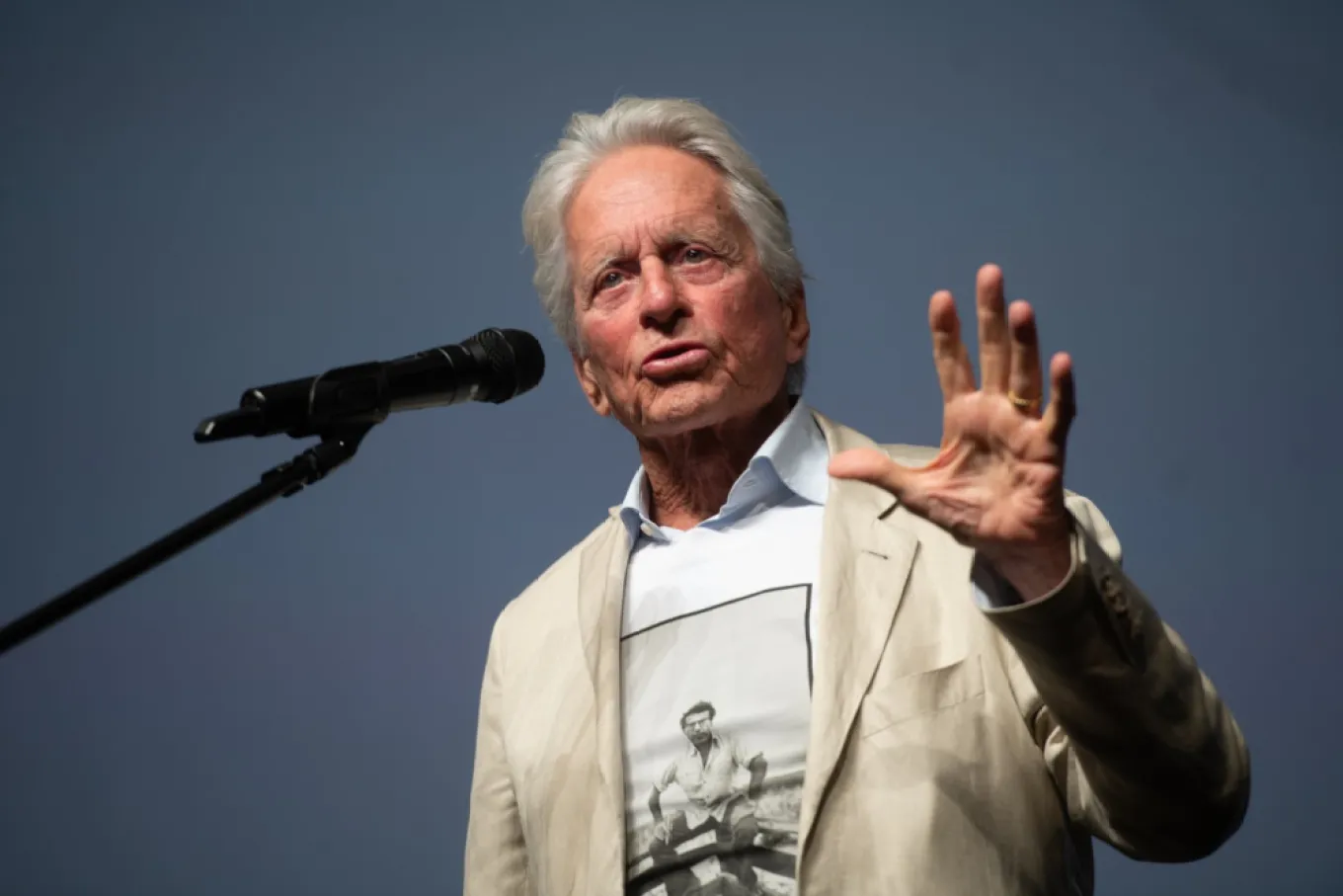 مایکل داگلاس: قصد بازگشت به بازیگری را ندارم | دموکراسی آمریکا در خطر است