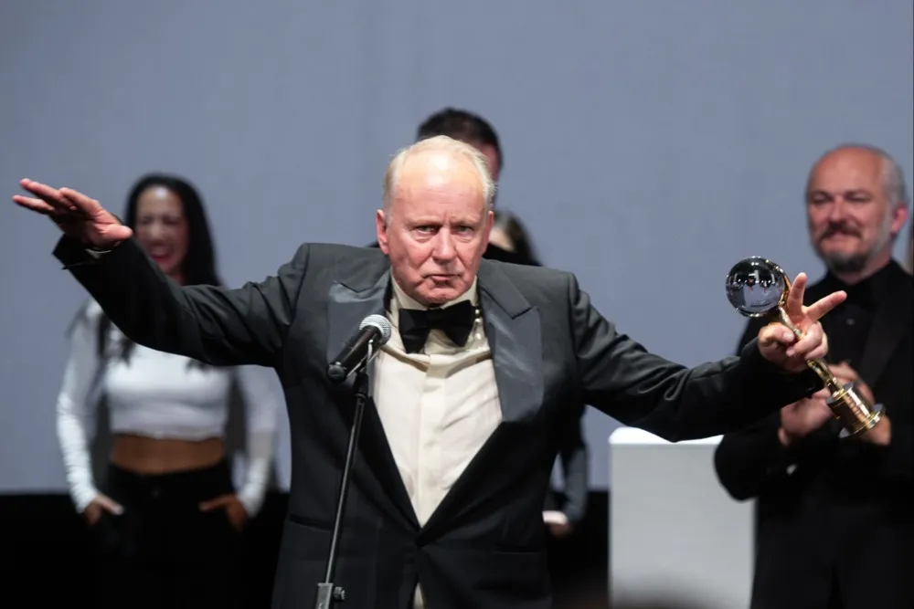 استلان اسکاشگورد: حقوقم را برای غذای خوب عوامل فیلم کم کردم | «نروژ پول دارد، ولی خرج غذا نمی‌کند»