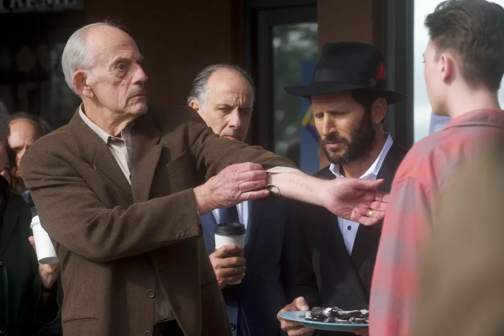 نقد فیلم «Guns & Moses» | خاخام، اسلحه و عدالت در صحرای کالیفرنیا