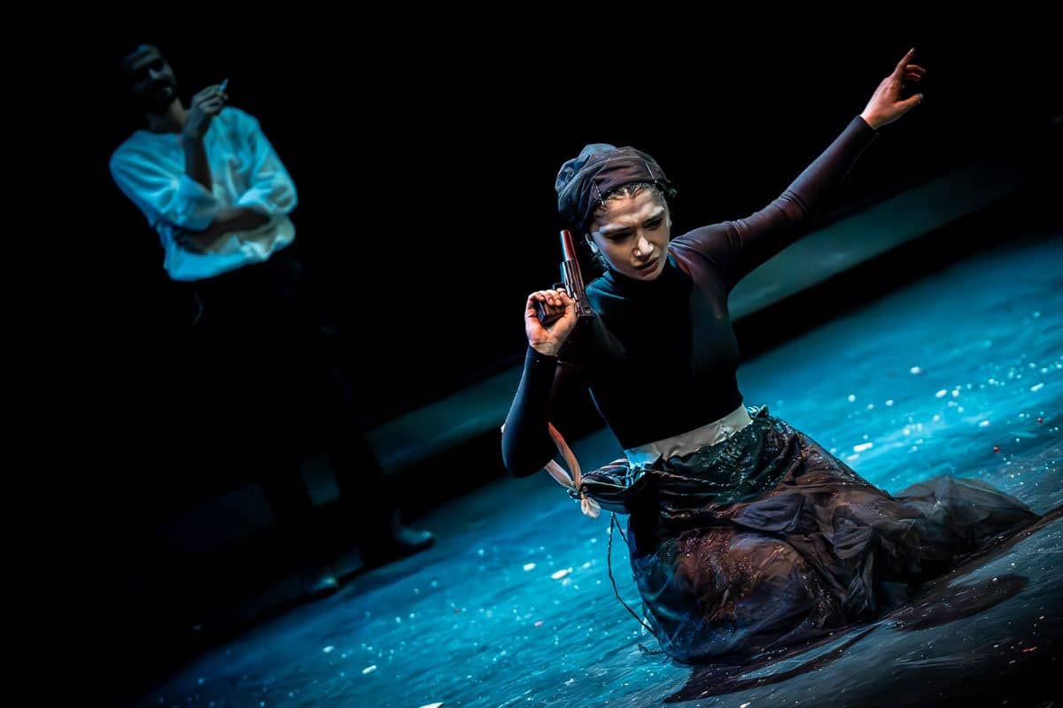 درباره نمایش تاری اثر محمد برهمنی؛ بر آستانه ی مرگ درباره نمایش تاری اثر محمد برهمنی؛ بر آستانه ی مرگ