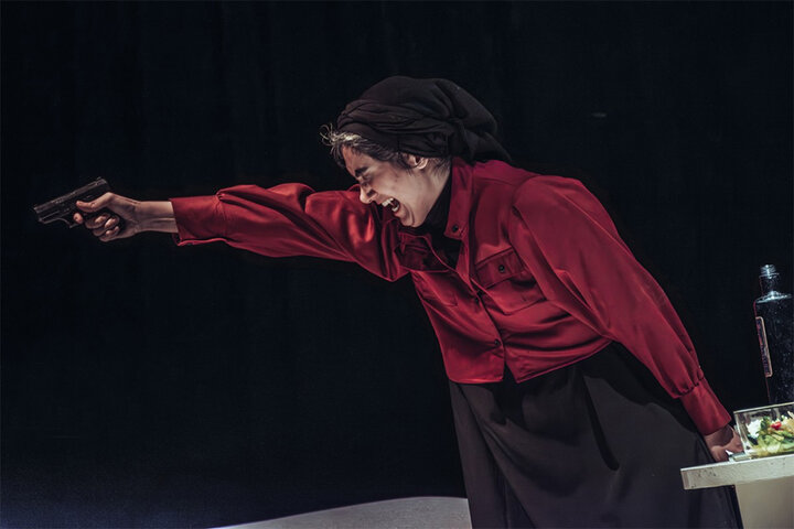 نمایشی که با فروش خودروی کارگردان تولید شد