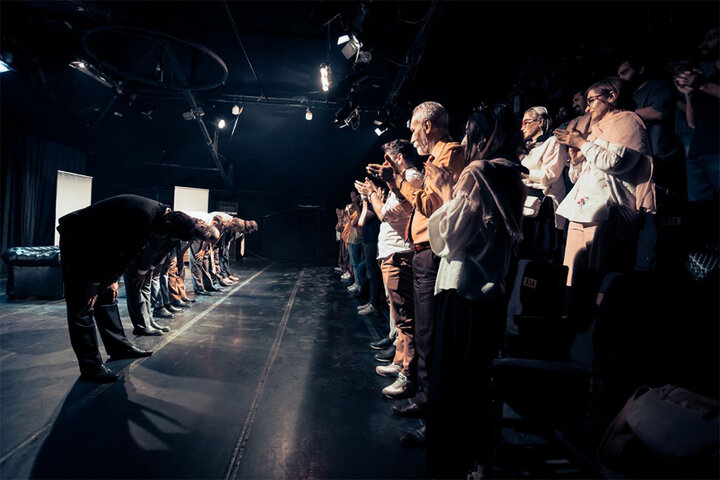 قدردانی «گلن گری گلن راس» از عکاسان تئاتر قدردانی «گلن گری گلن راس» از عکاسان تئاتر